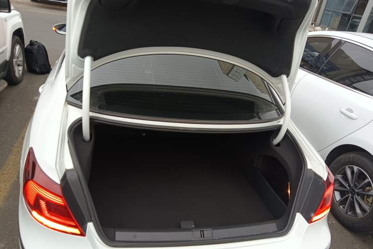 Used Volkswagen FAW-Volkswagen CC 2018 1.8TSI Prestige Model Trunk