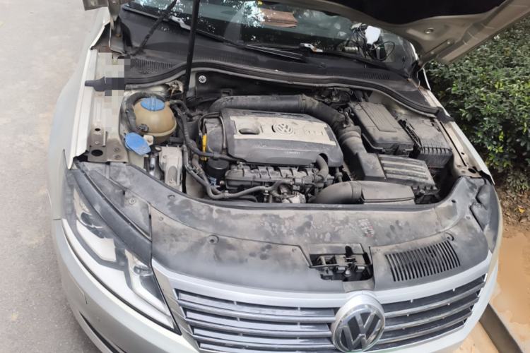 Used Volkswagen FAW-Volkswagen CC 2018 1.8TSI Prestige Model Engine Bay
