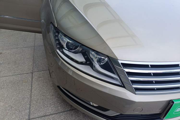 Used Volkswagen FAW-Volkswagen CC 2018 1.8TSI Luxury Model Right Front Headlight
