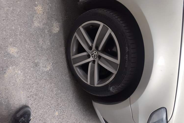 Used Volkswagen FAW-Volkswagen CC 2018 1.8TSI Prestige Model Right Front Wheel Hub