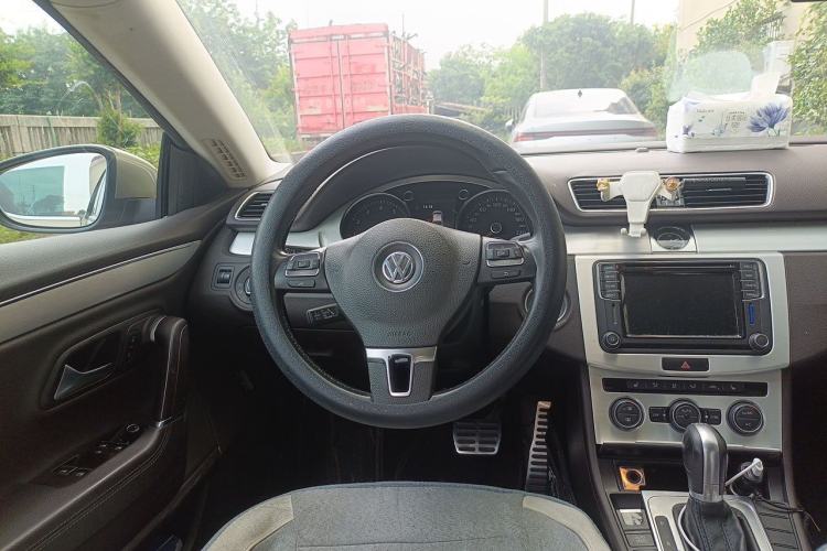 Used Volkswagen FAW-Volkswagen CC 2018 1.8TSI Luxury Model Steering Wheel