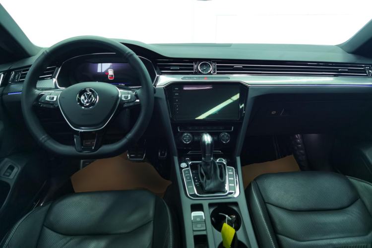 Used Volkswagen FAW-Volkswagen CC 2019 380TSI Glamour Edition China VI Standard Center Console