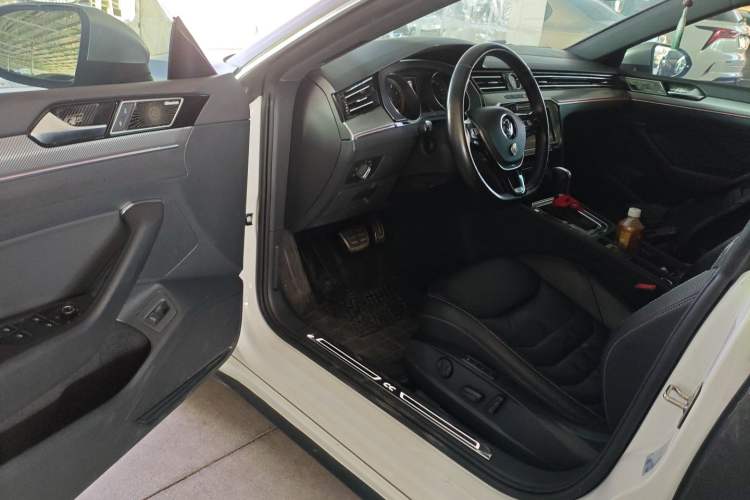 Used Volkswagen FAW-Volkswagen CC 2019 330TSI Glamour Edition China VI Driver Seat