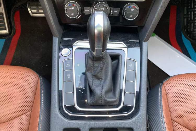 Used Volkswagen FAW-Volkswagen CC 2019 380TSI Glamour Edition China V Standard Gear Lever