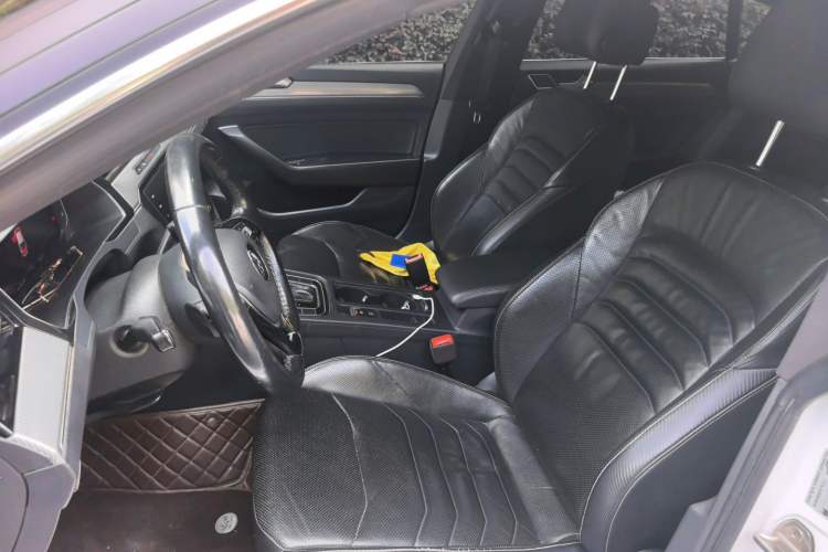 Used Volkswagen FAW-Volkswagen CC 2019 330TSI Glamour Edition China VI Left Front Seat