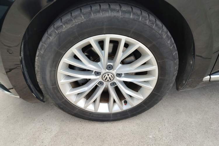 Used Volkswagen FAW-Volkswagen CC 2019 380TSI Glamour Edition China V Standard Left Front Wheel Hub