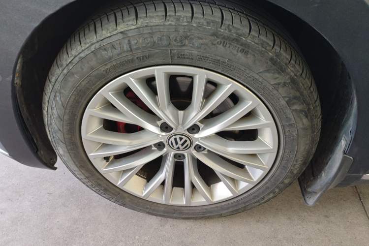 Used Volkswagen FAW-Volkswagen CC 2019 330TSI Glamour Edition China VI Left Front Wheel Hub
