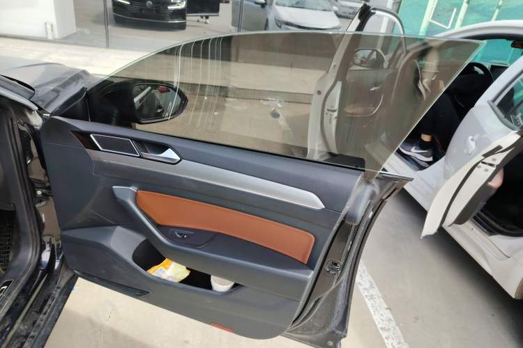 Used Volkswagen FAW-Volkswagen CC 2019 380TSI Glamour Edition China V Standard Right Front Door Interior