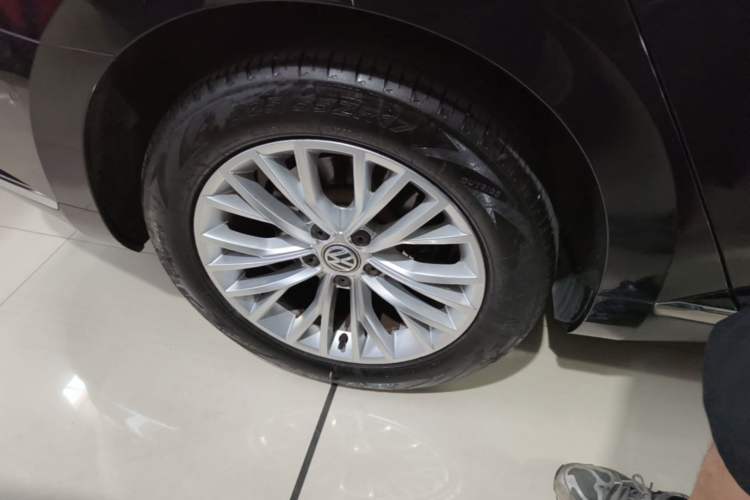 Used Volkswagen FAW-Volkswagen CC 2019 330TSI Glamour Edition China V Standard Right Rear Wheel Hub
