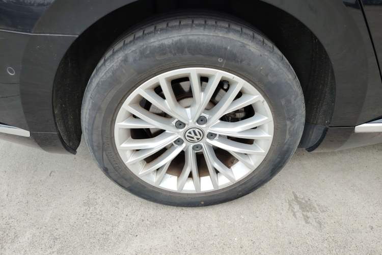 Used Volkswagen FAW-Volkswagen CC 2019 380TSI Glamour Edition China V Standard Right Rear Wheel Hub