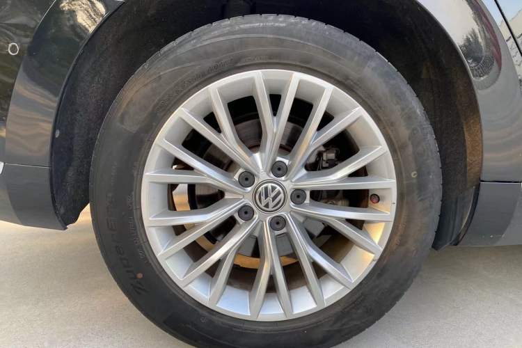 Used Volkswagen FAW-Volkswagen CC 2019 380TSI Glamour Edition China V Standard Right Rear Wheel Hub