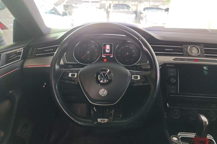 Used Volkswagen FAW-Volkswagen CC 2019 330TSI Glamour Edition China VI Steering Wheel