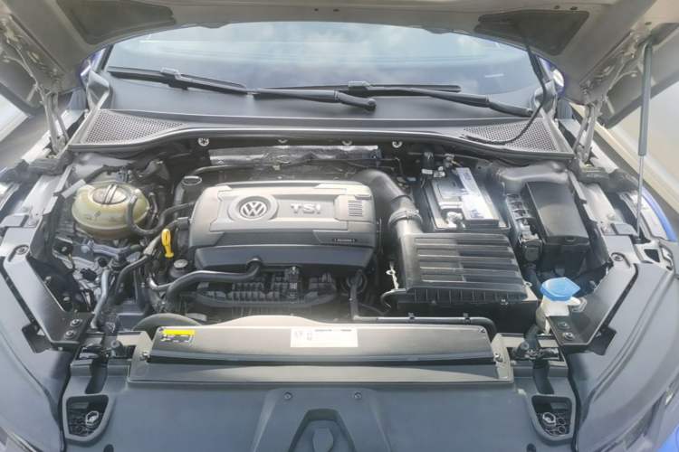 Used Volkswagen FAW-Volkswagen CC 2019 380TSI Glamour Edition China VI Standard Engine Bay