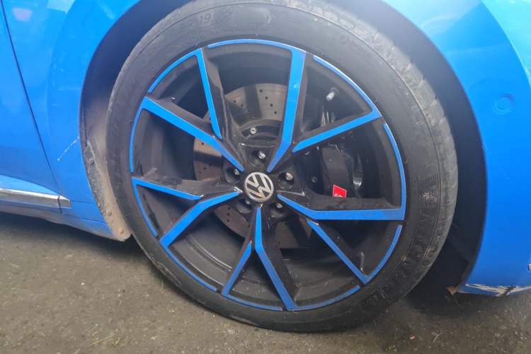 Used Volkswagen FAW-Volkswagen CC 2019 380TSI Yeyan Edition China V Standard Right Front Wheel Hub