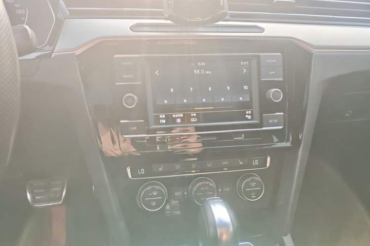 Used Volkswagen FAW-Volkswagen CC 2019 330TSI Huayan Edition China VI Audio And AC Panel