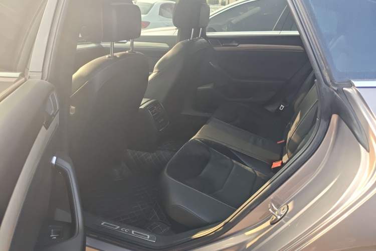 Used Volkswagen FAW-Volkswagen CC 2019 330TSI Huayan Edition China VI Left Rear Seat