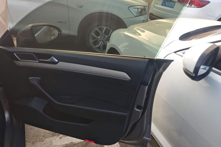 Used Volkswagen FAW-Volkswagen CC 2019 330TSI Huayan Edition China VI Right Front Door Interior