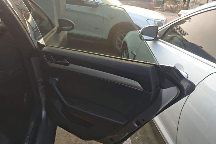 Used Volkswagen FAW-Volkswagen CC 2019 330TSI Huayan Edition China VI Right Rear Door Interior