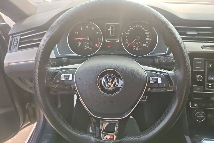 Used Volkswagen FAW-Volkswagen CC 2019 330TSI Huayan Edition China VI Steering Wheel