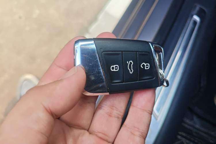 Used Volkswagen FAW-Volkswagen CC 2019 330TSI Huayan Edition China VI Vehicle Key