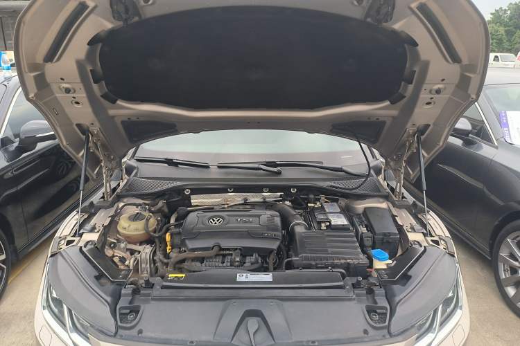 Used Volkswagen FAW-Volkswagen CC 2019 380TSI Yeyan Edition China V Standard Engine Bay