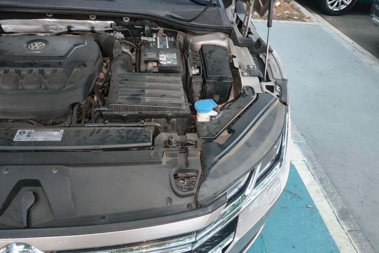Used Volkswagen FAW-Volkswagen CC 2019 330TSI Glamour Edition China VI Engine Bay Left
