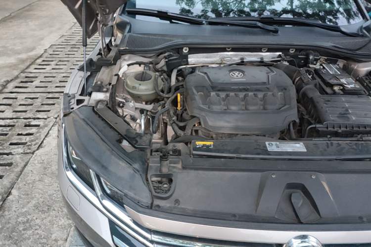Used Volkswagen FAW-Volkswagen CC 2019 330TSI Glamour Edition China VI Engine Bay Right
