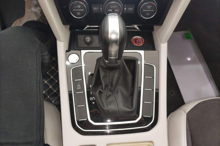 Used Volkswagen FAW-Volkswagen CC 2019 330TSI Huayan Edition China V Standard Gear Lever
