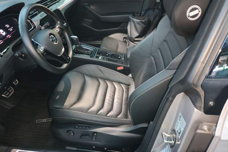 Used Volkswagen FAW-Volkswagen CC 2019 330TSI Glamour Edition China VI Left Front Seat