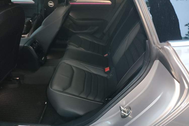 Used Volkswagen FAW-Volkswagen CC 2019 330TSI Glamour Edition China VI Left Rear Seat