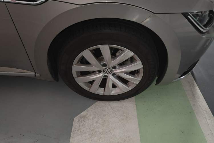 Used Volkswagen FAW-Volkswagen CC 2019 330TSI Huayan Edition China VI Right Front Wheel Hub