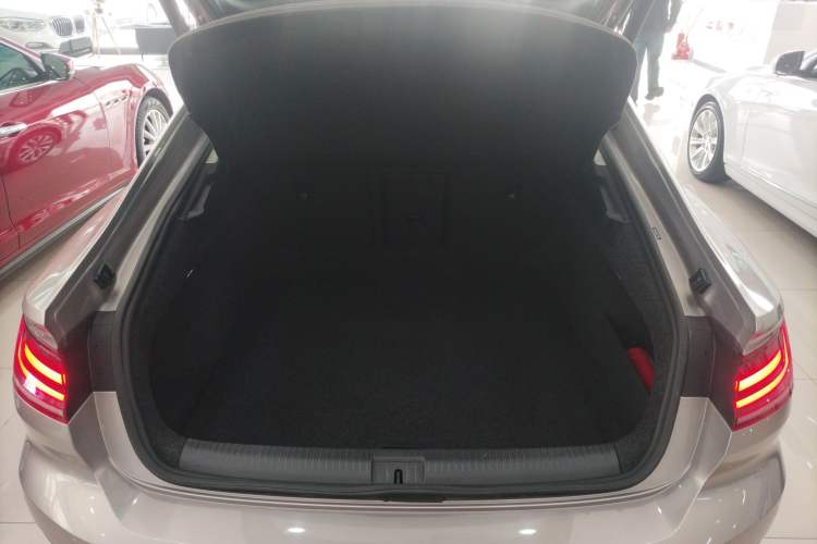 Used Volkswagen FAW-Volkswagen CC 2019 330TSI Huayan Edition China V Standard Trunk