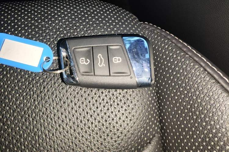 Used Volkswagen FAW-Volkswagen CC 2019 330TSI Glamour Edition China VI Vehicle Key
