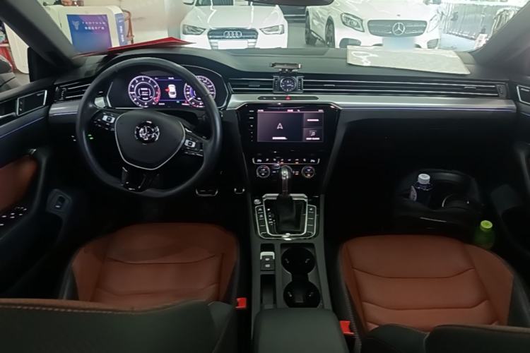 Used Volkswagen FAW-Volkswagen CC 2019 380TSI Glamour Edition China V Standard Center Console