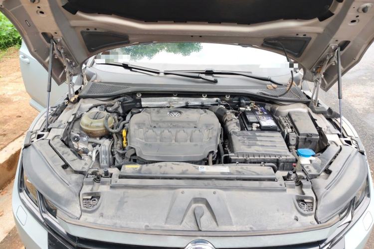 Used Volkswagen FAW-Volkswagen CC 2019 330TSI Glamour Edition China V Standard Engine Bay