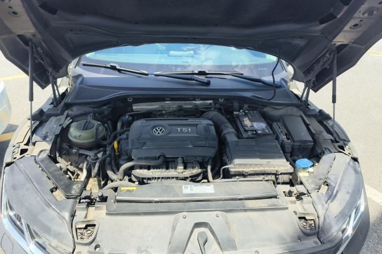 Used Volkswagen FAW-Volkswagen CC 2019 380TSI Yeyan Edition China VI Standard Engine Bay