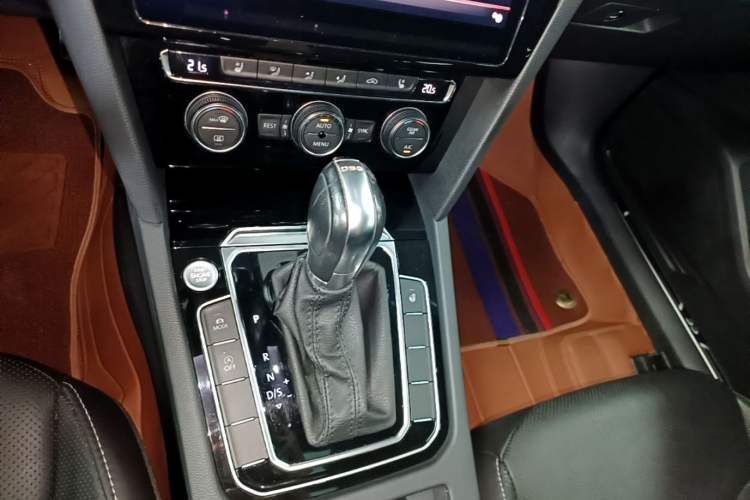 Used Volkswagen FAW-Volkswagen CC 2019 380TSI Glamour Edition China VI Standard Gear Lever