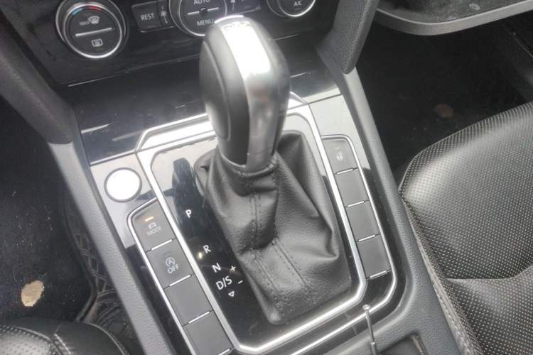 Used Volkswagen FAW-Volkswagen CC 2019 380TSI Glamour Edition China V Standard Gear Lever