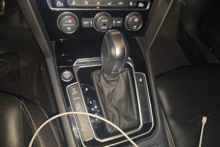 Used Volkswagen FAW-Volkswagen CC 2019 380TSI Glamour Edition China V Standard Gear Lever