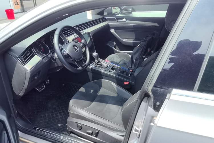 Used Volkswagen FAW-Volkswagen CC 2019 330TSI Huayan Edition China VI Left Front Seat