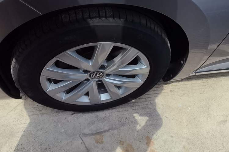 Used Volkswagen FAW-Volkswagen CC 2019 330TSI Huayan Edition China VI Left Front Wheel Hub