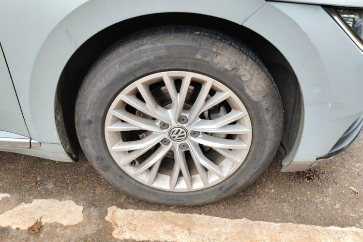 Used Volkswagen FAW-Volkswagen CC 2019 330TSI Glamour Edition China V Standard Right Front Wheel Hub