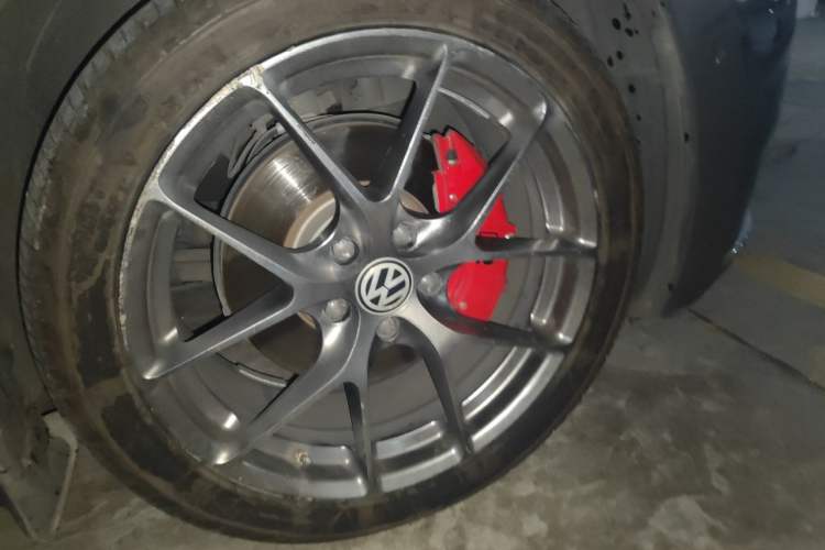 Used Volkswagen FAW-Volkswagen CC 2019 380TSI Glamour Edition China V Standard Right Front Wheel Hub