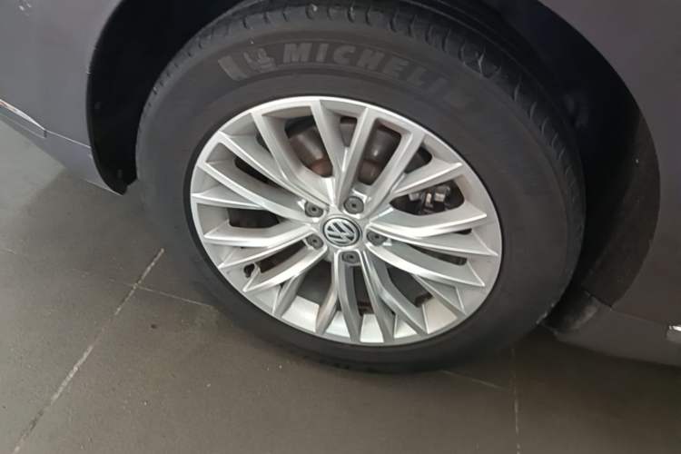 Used Volkswagen FAW-Volkswagen CC 2019 380TSI Glamour Edition China V Standard Right Rear Wheel Hub