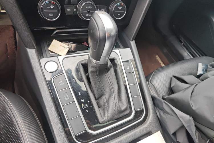 Used Volkswagen FAW-Volkswagen CC 2019 380TSI Glamour Edition China V Standard Gear Lever