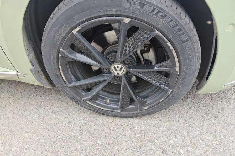 Used Volkswagen FAW-Volkswagen CC 2019 380TSI Glamour Edition China V Standard Right Front Wheel Hub