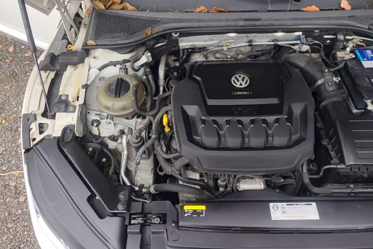 Used Volkswagen FAW-Volkswagen CC 2019 330TSI Huayan Edition China VI Engine Bay Right