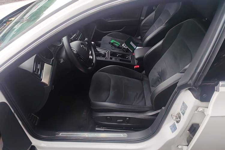 Used Volkswagen FAW-Volkswagen CC 2019 330TSI Huayan Edition China VI Left Front Seat