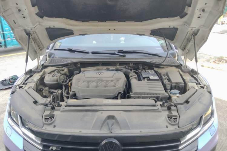 Used Volkswagen FAW-Volkswagen CC 2019 330TSI Glamour Edition China V Standard Engine Bay