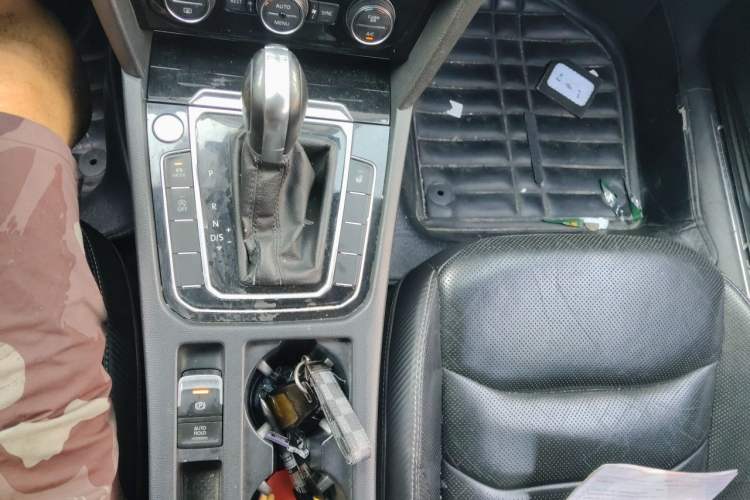 Used Volkswagen FAW-Volkswagen CC 2019 330TSI Glamour Edition China V Standard Gear Lever